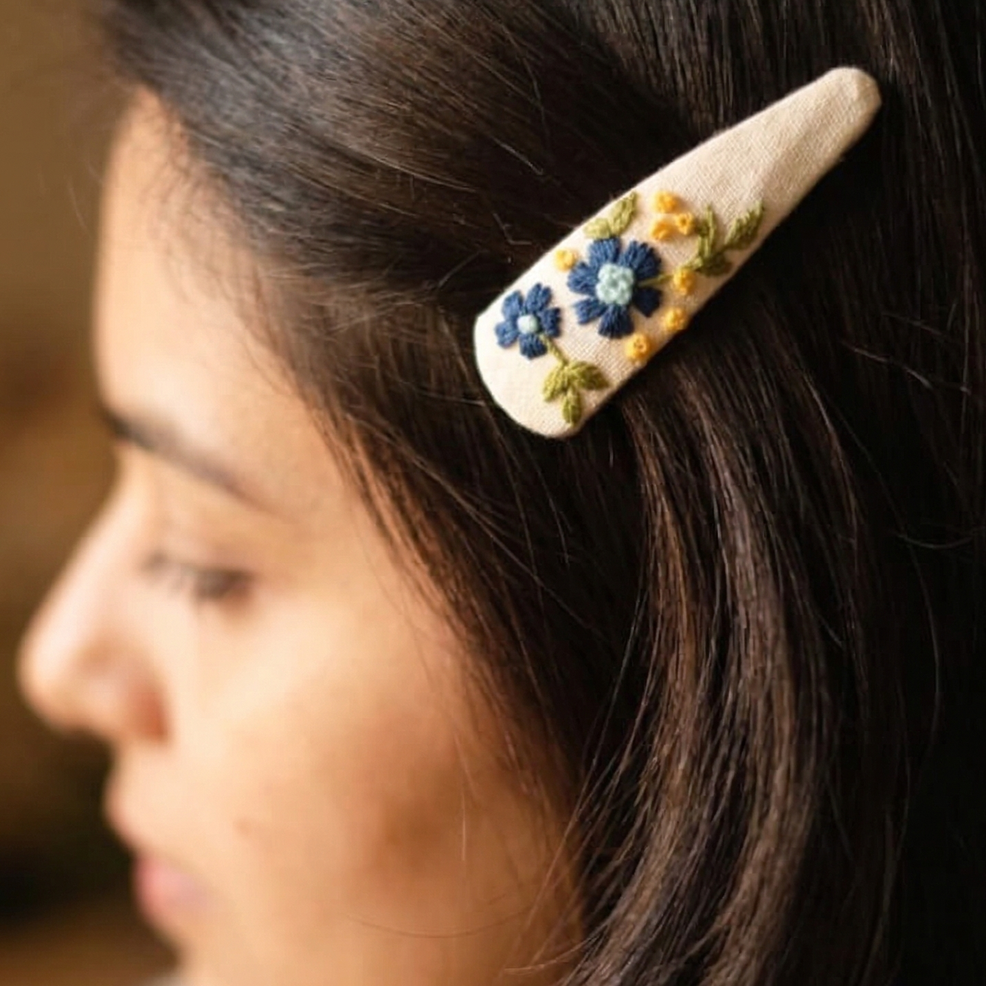 Indigo White Clips
