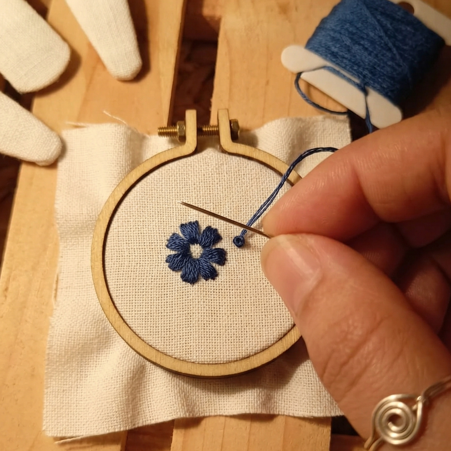 Indigo White Clips
